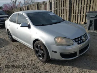 2008 Volkswagen Jetta SE z VIN 3VWRZ71K08M187848, wystawiony jako IAAI lot #41918064 z przebiegiem 181 998 mil mil oraz . Historia ofert i sprzedaży dostępna na DreamBid. Obrazek 1.