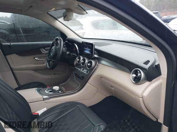 2019 Mercedes-Benz GLC 300 z VIN WDC0G4KB6KF667330, wystawiony jako IAAI lot #41963856 z przebiegiem 96 865 mil mil oraz . Historia ofert i sprzedaży dostępna na DreamBid. Obrazek 5.