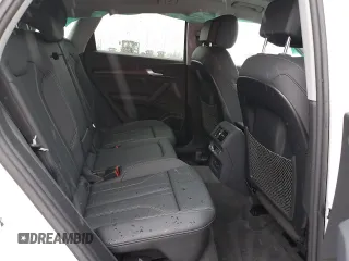 2024 Audi Q5 S line Premium Plus z VIN WA1EAAFY0R2074164, wystawiony jako Copart lot #51284815 z przebiegiem 1 324 mil mil oraz Szkoda całkowita • Salvage title. Historia ofert i sprzedaży dostępna na DreamBid. Obrazek 11.