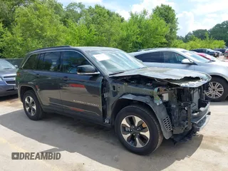 2024 Jeep Grand Cherokee with VIN 1C4RJYB68RC132293, listed as a IAAI auction lot 42597310 with 39,517 mi miles and . Bid and sale history available at DreamBid. Image 13.