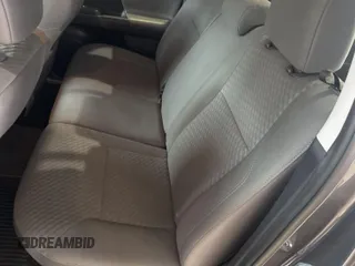 2021 Toyota Tacoma SR z VIN 5TFCZ5AN2MX279975, wystawiony jako IAAI lot #42477503 z przebiegiem 50 690 mil mil oraz . Historia ofert i sprzedaży dostępna na DreamBid. Obrazek 2.