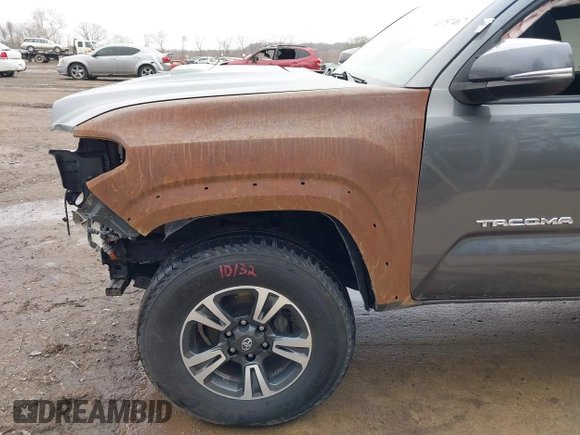 2017 Toyota Tacoma SR5 with VIN 3TMCZ5AN3HM113332, listed as a IAAI auction lot 41757467 with 199,846 mi miles. Bid and sale history available at carsss.com. Image 19.