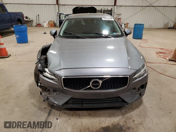 2019 Volvo S60 Momentum with VIN 7JRA22TK3KG014509, listed as a Copart auction lot 57210604 with 0 mi miles and Salvage Title. Bid and sale history available at carsss.com. Image 5.