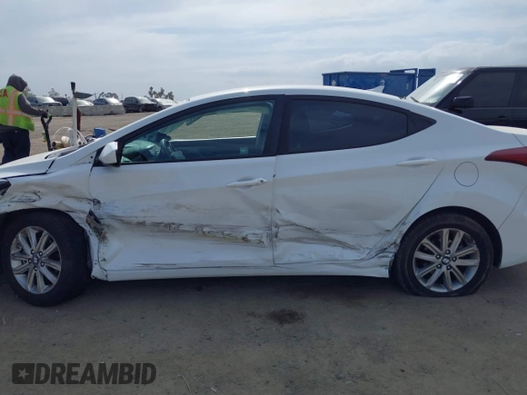 2015 Hyundai Elantra SE с VIN 5NPDH4AE7FH592021, выставлен на аукционе IAAI как лот 42251541 с пробегом Не указан миль и . История ставок и продаж доступна на DreamBid. Изображение 14.