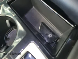 2024 Volkswagen Atlas SE z VIN 1V2HR2CA9RC554298, wystawiony jako IAAI lot #42851017 z przebiegiem 18 815 mil mil oraz . Historia ofert i sprzedaży dostępna na DreamBid. Obrazek 28.