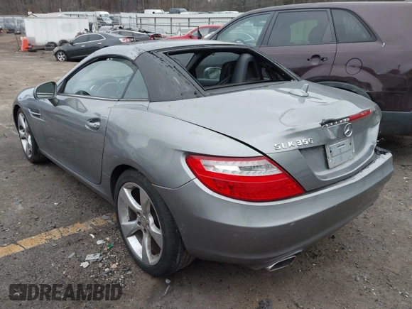 2012 Mercedes-Benz SLK 350 с VIN WDDPK5HA1CF007243, выставлен на аукционе IAAI как лот 41313121 с пробегом 137 538 миль миль и . История ставок и продаж доступна на DreamBid. Изображение 3.
