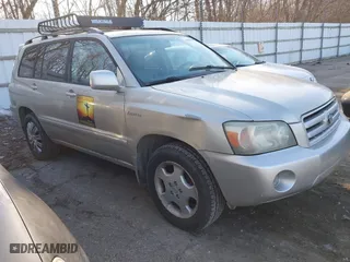2004 Toyota Highlander with VIN JTEEP21A940020527, listed as a IAAI auction lot 41800369 with 259,592 mi miles. Bid and sale history available at carsss.com. Image 1.