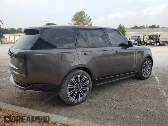 2023 Land Rover Range Rover SE z VIN SALKP9E76PA011547, wystawiony jako Copart lot #71273284 z przebiegiem 21 568 mil mil oraz Czysty tytuł • Clean title. Historia ofert i sprzedaży dostępna na DreamBid. Obrazek 3.