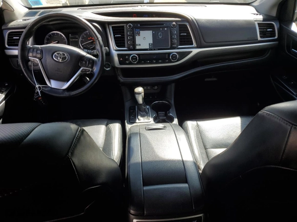 2017 Toyota Highlander Limited with VIN 5TDDZRFH3HS371946, listed as a Copart auction lot 51742485 with 105,389 mi miles and Salvage Title. Bid and sale history available at carsss.com. Image 8.