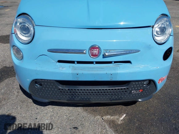 2016 FIAT 500e z VIN 3C3CFFGE3GT248390, wystawiony jako IAAI lot #41755852 z przebiegiem 37 991 mil mil oraz . Historia ofert i sprzedaży dostępna na DreamBid. Obrazek 6.