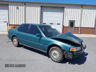 1993 Honda Accord LX with VIN 1HGCB7553PA066813, listed as a IAAI auction lot 41958935 with 454,394 mi miles. Bid and sale history available at carsss.com. Image 1.
