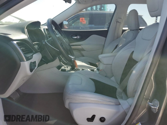 2020 Jeep Cherokee Latitude Plus с VIN 1C4PJMLB2LD571373, выставлен на аукционе Copart как лот 56059925 с пробегом 165 304 миль миль и На запчасти • Non repairable. История ставок и продаж доступна на DreamBid. Изображение 7.