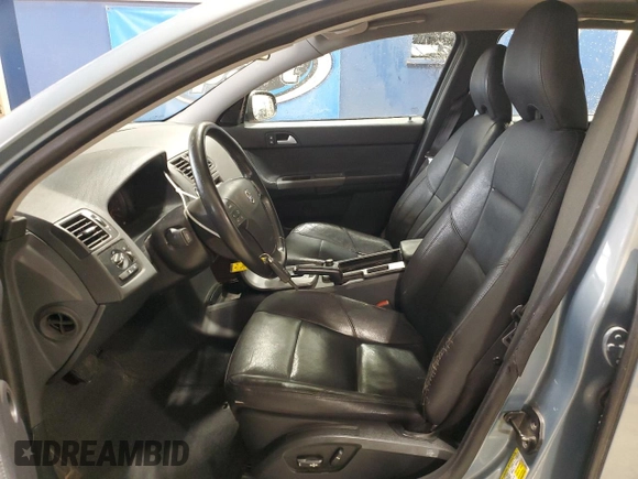 2008 Volvo V50 2.4L with VIN YV1MW390082427905, listed as a Copart auction lot 81462534 with 105,219 mi miles and Salvage Title. Bid and sale history available at carsss.com. Image 7.