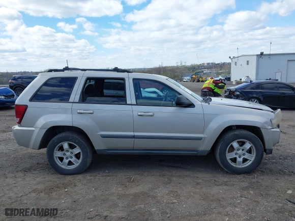 2007 Jeep Grand Cherokee Laredo with VIN 1J8GR48KX7C513145, listed as a IAAI auction lot 41994486 with 188,870 mi miles. Bid and sale history available at carsss.com. Image 13.
