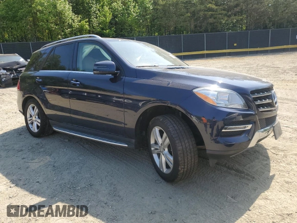 2015 Mercedes-Benz M 350 z VIN 4JGDA5HB1FA618394, wystawiony jako Copart lot #55184115 z przebiegiem 97 299 mil mil oraz Szkoda całkowita • Salvage title. Historia ofert i sprzedaży dostępna na DreamBid. Obrazek 4.