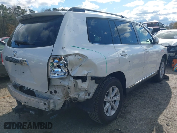 2013 Toyota Highlander with VIN 5TDZA3EH2DS038661, listed as a IAAI auction lot 40925630 with 143,773 mi miles and . Bid and sale history available at DreamBid. Image 4.