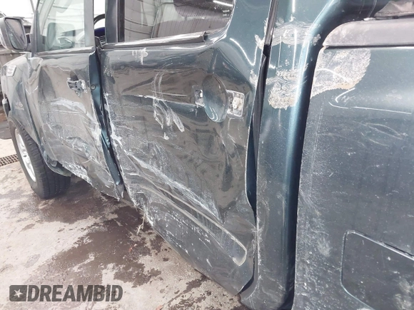 2004 Nissan Titan LE with VIN 1N6AA07B14N511618, listed as a IAAI auction lot 41336419 with 195,863 mi miles and . Bid and sale history available at carsss.com. Image 6.