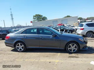 2014 Mercedes-Benz E-Class E 350 Luxury with VIN WDDHF8JB8EA865368, listed as a IAAI auction lot 41790012 with 98,788 mi miles. Bid and sale history available at carsss.com. Image 13.