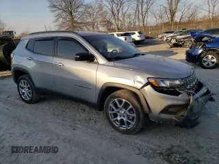 2022 Jeep Compass Latitude Lux with VIN 3C4NJDFB8NT178915, listed as a Copart auction lot 48702815 with 16,441 mi miles and Salvage title. Bid and sale history available at DreamBid. Image 4.