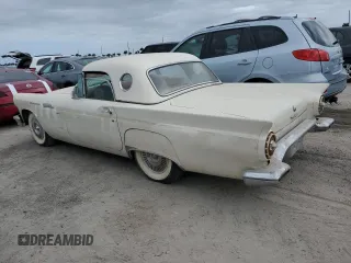 1957 Ford Thunderbird z VIN D7FH394065, wystawiony jako Copart lot #76660654 z przebiegiem 85 758 mil mil oraz Szkody całkowita. Historia ofert i sprzedaży dostępna na DreamBid. Obrazek 2.