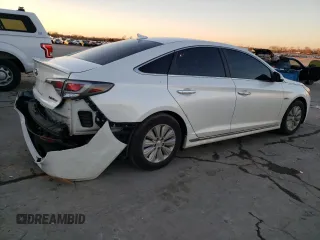 2016 Hyundai Sonata Hybrid SE with VIN KMHE24L10GA014895, listed as a Copart auction lot 72613852 with 69,811 mi miles. Bid and sale history available at carsss.com. Image 3.