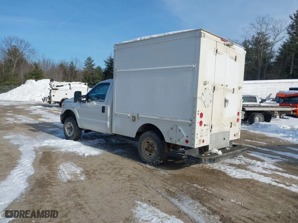 2015 Ford Super Duty F-250 SRW XL with VIN 1FDBF2B61FEA47596, listed as a IAAI auction lot 41430164 with 595,329 mi miles. Bid and sale history available at carsss.com. Image 3.
