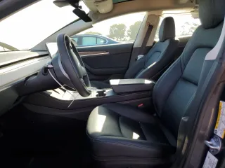 2023 Tesla Model 3 z VIN 5YJ3E1EA6PF681833, wystawiony jako Copart lot #55557834 z przebiegiem 36 522 mil mil oraz Szkoda całkowita • Salvage title. Historia ofert i sprzedaży dostępna na DreamBid. Obrazek 7.
