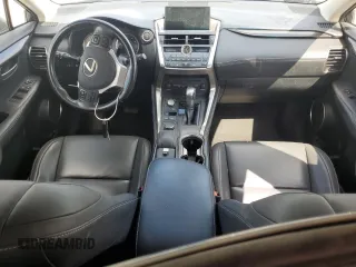 2017 Lexus NX 200t z VIN JTJBARBZ7H2120204, wystawiony jako Copart lot #54868205 z przebiegiem 59 414 mil mil oraz Szkoda całkowita • Salvage title. Historia ofert i sprzedaży dostępna na DreamBid. Obrazek 8.