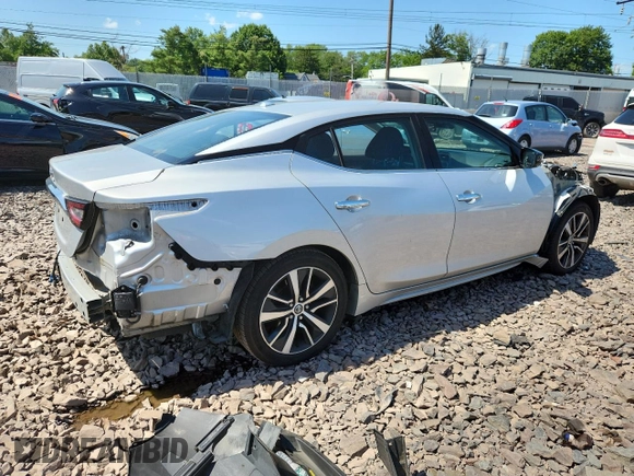 2020 Nissan Maxima S with VIN 1N4AA6BV4LC384449, listed as a Copart auction lot 61829425 with 43,979 mi miles and Salvage title. Bid and sale history available at DreamBid. Image 3.