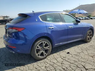 2022 Maserati Levante GT with VIN ZN661XUA0NX407235, listed as a Copart auction lot 60678025 with 16,498 mi miles and Clean title. Bid and sale history available at DreamBid. Image 3.