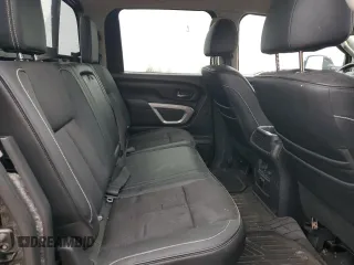 2018 Nissan Titan Pro-4X z VIN 1N6AA1E58JN523036, wystawiony jako Copart lot #45383075 z przebiegiem 153 047 mil mil oraz Czysty tytuł • Clean title. Historia ofert i sprzedaży dostępna na DreamBid. Obrazek 10.