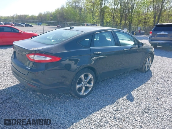 2013 Ford Fusion SE with VIN 3FA6P0HR6DR133608, listed as a IAAI auction lot 41962033 with 221,603 mi miles. Bid and sale history available at carsss.com. Image 4.