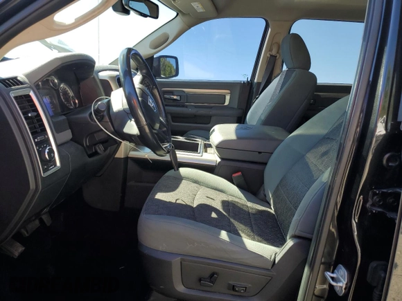 2015 Ram 1500 Big Horn z VIN 1C6RR7LM7FS643714, wystawiony jako Copart lot #49591905 z przebiegiem 97 309 mil mil oraz Szkoda całkowita • Salvage title. Historia ofert i sprzedaży dostępna na DreamBid. Obrazek 7.