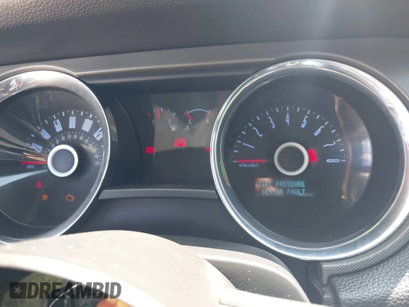 2014 Ford Mustang V6 with VIN 1ZVBP8AM4E5291307, listed as a IAAI auction lot 42026370 with 76,084 mi miles. Bid and sale history available at carsss.com. Image 7.