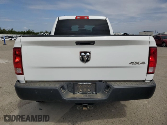 2015 Ram 1500 Tradesman z VIN 1C6RR7FMXFS662303, wystawiony jako Copart lot #53361705 z przebiegiem 137 807 mil mil oraz Szkoda całkowita • Salvage title. Historia ofert i sprzedaży dostępna na DreamBid. Obrazek 6.