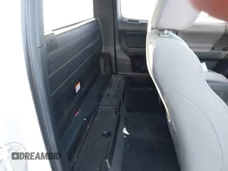 2023 Toyota Tacoma SR с VIN 3TYRX5GN0PT071714, выставлен на аукционе IAAI как лот 41309531 с пробегом 45 722 миль миль и . История ставок и продаж доступна на DreamBid. Изображение 8.