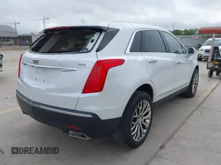 2017 Cadillac XT5 Luxury FWD z VIN 1GYKNBRS3HZ195197, wystawiony jako IAAI lot #42033419 z przebiegiem 76 709 mil mil oraz . Historia ofert i sprzedaży dostępna na DreamBid. Obrazek 4.