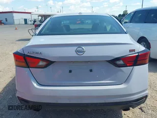 2024 Nissan Altima 2.5 SR with VIN 1N4BL4CV6RN395077, listed as a IAAI auction lot 42086652 with 22,622 mi miles. Bid and sale history available at carsss.com. Image 16.