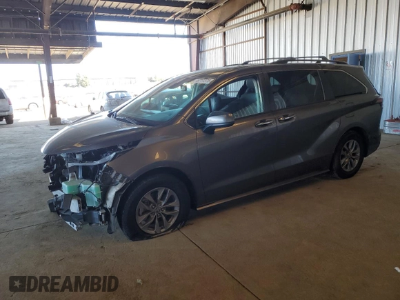 2022 Toyota Sienna XLE with VIN 5TDJRKEC2NS099174, listed as a Copart auction lot 46711375 with 60,870 mi miles and Salvage Title. Bid and sale history available at carsss.com. Image 1.