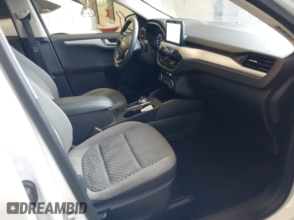 2020 Ford Escape SE with VIN 1FMCU9G63LUA36693, listed as a IAAI auction lot 41692972 with 45,597 mi miles. Bid and sale history available at carsss.com. Image 5.