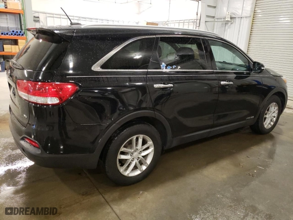 2017 Kia Sorento LX V6 with VIN 5XYPGDA58HG196318, listed as a Copart auction lot 50960985 with 227,635 mi miles and Salvage Title. Bid and sale history available at carsss.com. Image 3.