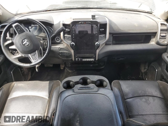 2024 Ram 2500 Laramie z VIN 3C6UR5FL6RG159952, wystawiony jako Copart lot #52771035 z przebiegiem Nie podano mil oraz Szkoda całkowita • Salvage title. Historia ofert i sprzedaży dostępna na DreamBid. Obrazek 8.