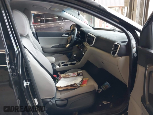 2020 Kia Sportage LX z VIN KNDPMCAC4L7805735, wystawiony jako IAAI lot #42014467 z przebiegiem 30 555 mil mil oraz . Historia ofert i sprzedaży dostępna na DreamBid. Obrazek 5.