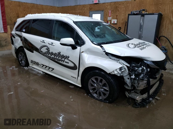 2021 Toyota Sienna XLE with VIN 5TDYSKFC2MS005780, listed as a Copart auction lot 88292445 with 321,282 mi miles and Non Repairable. Bid and sale history available at carsss.com. Image 4.