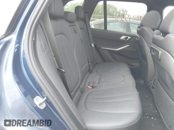 2022 BMW X5 xDrive40i z VIN 5UXCR6C08N9J99866, wystawiony jako IAAI lot #42215532 z przebiegiem 53 484 mil mil oraz . Historia ofert i sprzedaży dostępna na DreamBid. Obrazek 8.