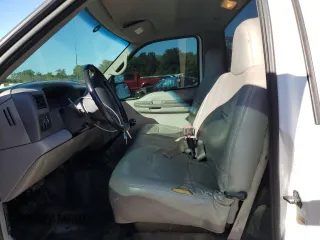 2000 Ford Super Duty F-250 XL with VIN 1FTNF20F9YEC91357, listed as a Copart auction lot 76673234 with 318,306 mi miles and Salvage Title. Bid and sale history available at carsss.com. Image 7.