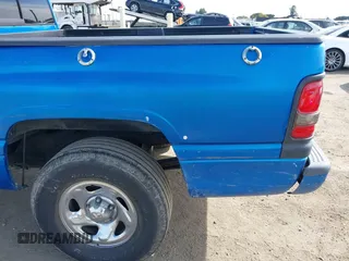 1999 Dodge 1500 z VIN 3B7HC13Z2XG197088, wystawiony jako IAAI lot #41686269 z przebiegiem 210 662 mil mil oraz . Historia ofert i sprzedaży dostępna na DreamBid. Obrazek 18.
