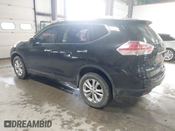 2016 Nissan Rogue SV z VIN JN8AT2MV2GW135957, wystawiony jako IAAI lot #42077099 z przebiegiem 135 081 mil mil oraz . Historia ofert i sprzedaży dostępna na DreamBid. Obrazek 3.