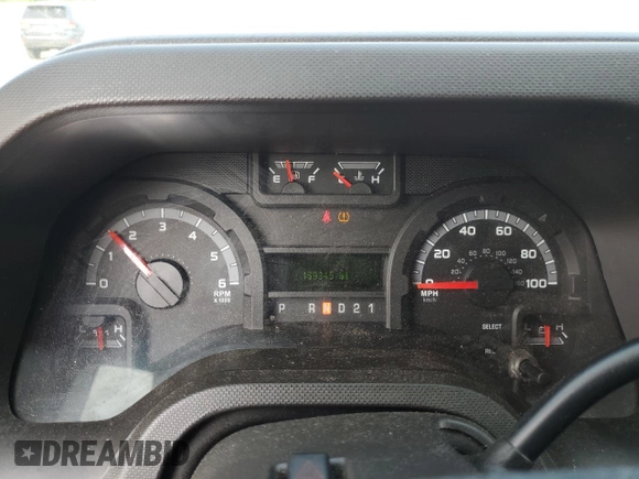 2013 Ford Econoline Passenger XL z VIN 1FBSS3BL5DDB07737, wystawiony jako Copart lot #58958495 z przebiegiem 159 345 mil mil oraz Szkoda całkowita • Salvage title. Historia ofert i sprzedaży dostępna na DreamBid. Obrazek 9.