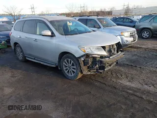 2015 Nissan Pathfinder SL z VIN 5N1AR2MM4FC675324, wystawiony jako IAAI lot #41442224 z przebiegiem 82 930 mil mil oraz . Historia ofert i sprzedaży dostępna na DreamBid. Obrazek 1.